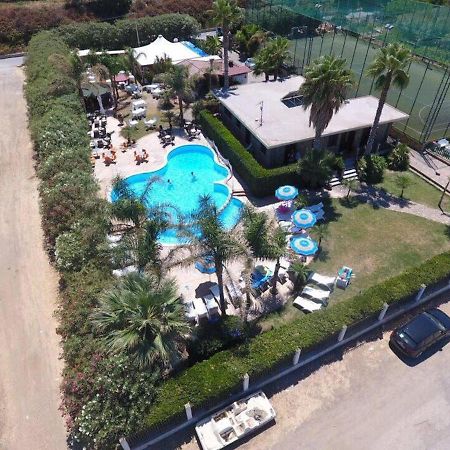 Il Geranio - Resort & Suites Акуедолчи Екстериор снимка