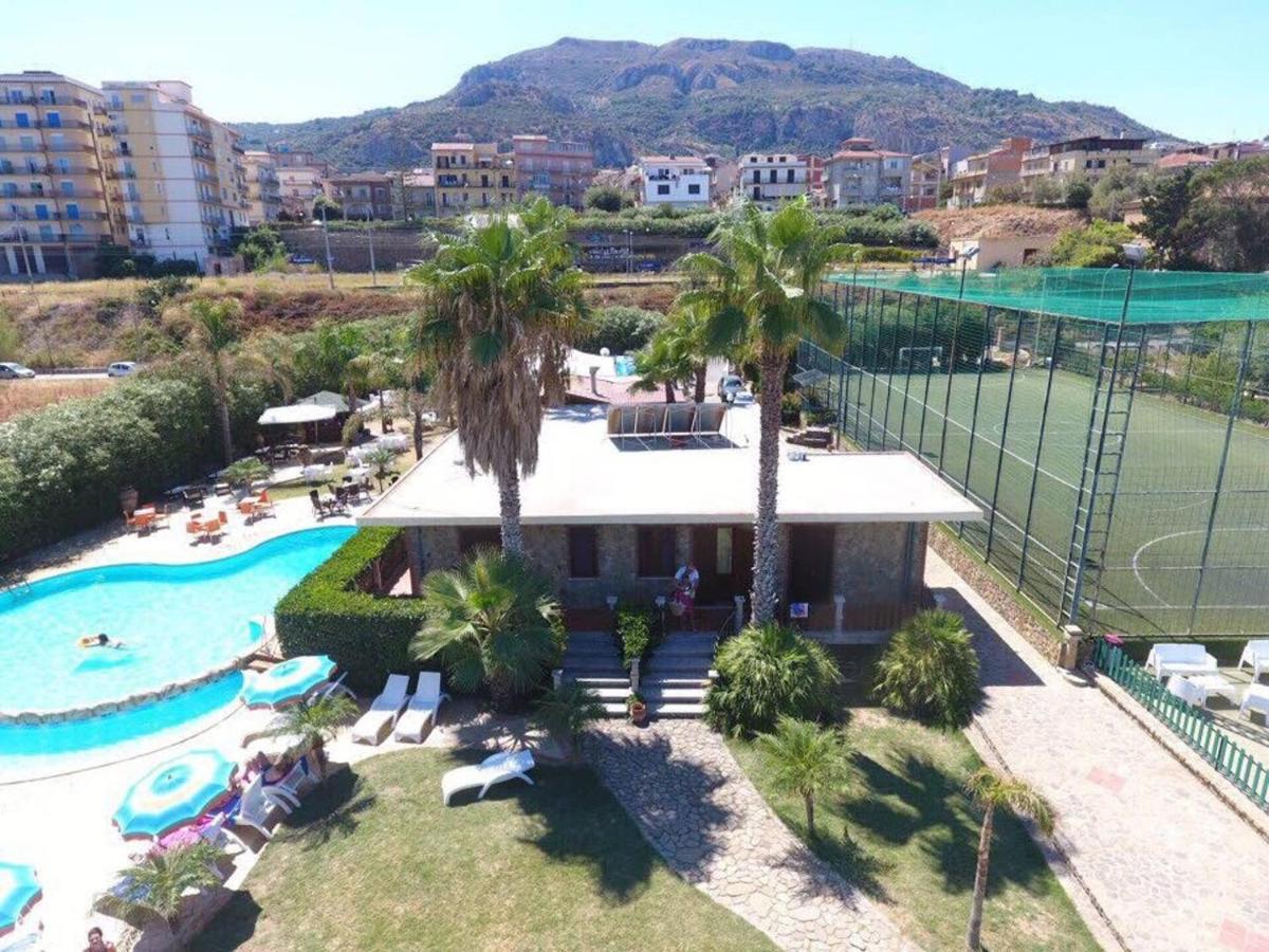 Il Geranio - Resort & Suites Акуедолчи Екстериор снимка