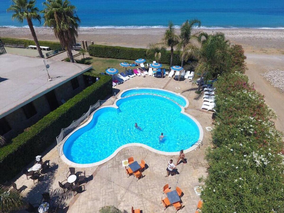 Il Geranio - Resort & Suites Акуедолчи Екстериор снимка