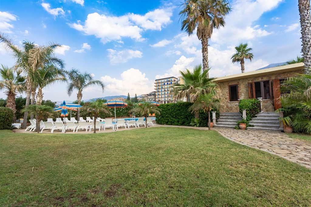 Il Geranio - Resort & Suites Акуедолчи Екстериор снимка